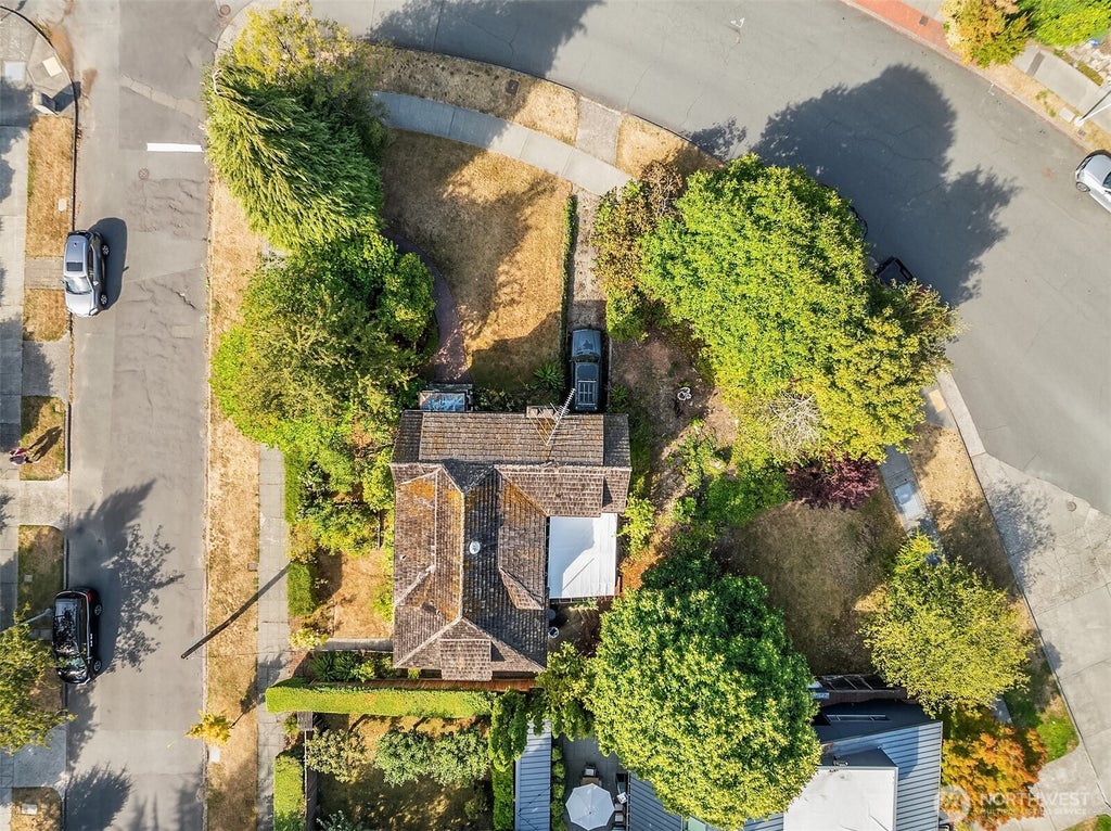 Photo of 5003 NE 41st Street, Seattle, WA 98105 (MLS # 2570417)