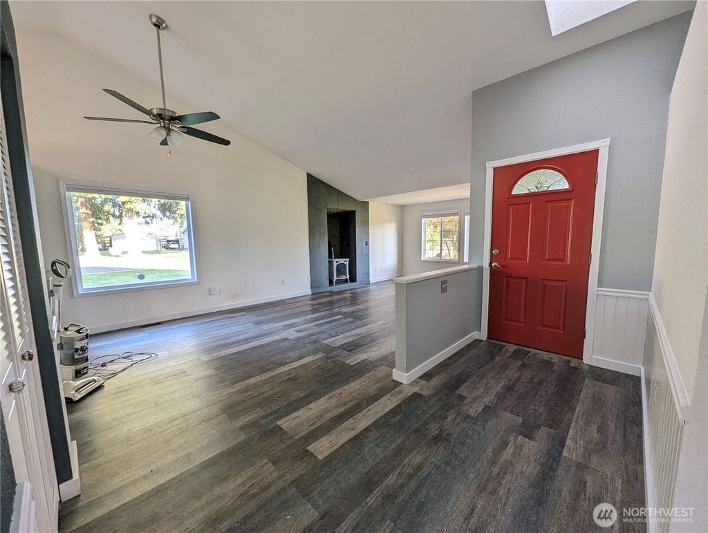 Photo of 8928 Applegate Loop SW, Rochester, WA 98579 (MLS # 2510297)