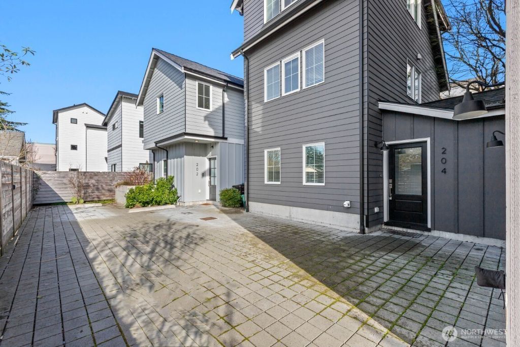 Photo of 206 N 100th Street #2, Seattle, WA 98133 (MLS # 2483516)