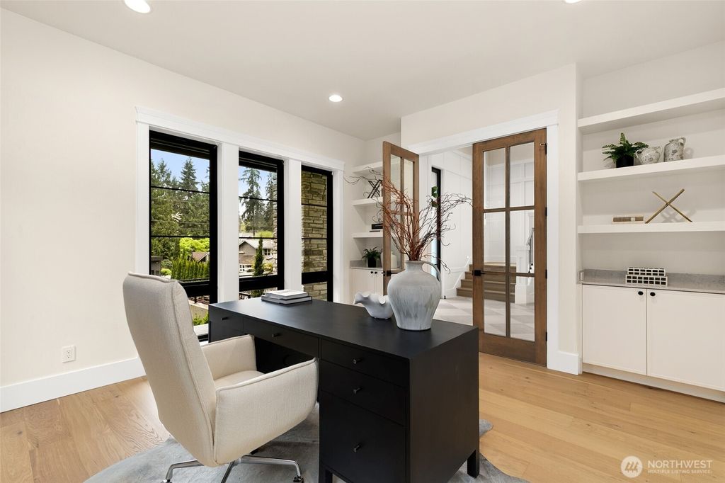 Photo of 10630 SE 22nd Street, Bellevue, WA 98004 (MLS # 2511406)