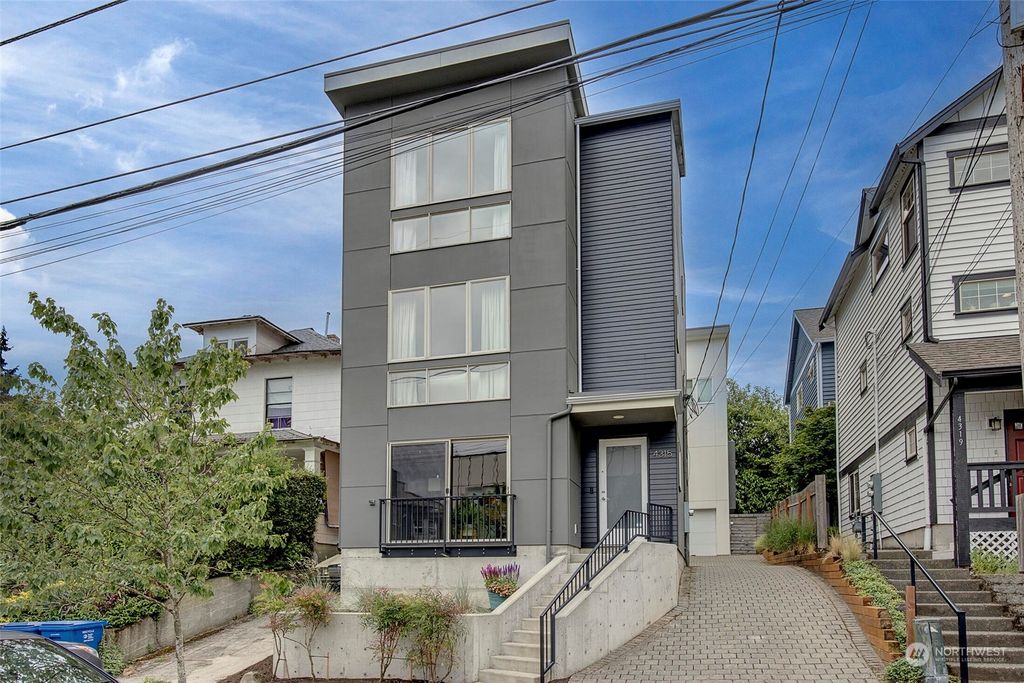Photo of 4315 Evanston Avenue N, Seattle, WA 98103 (MLS # 2125644)