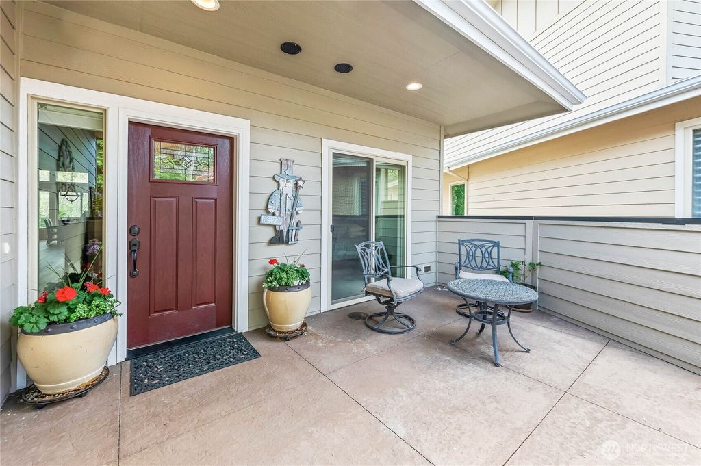 Photo of 411 19th Street NE #9, East Wenatchee, WA 98802 (MLS # 2470622)