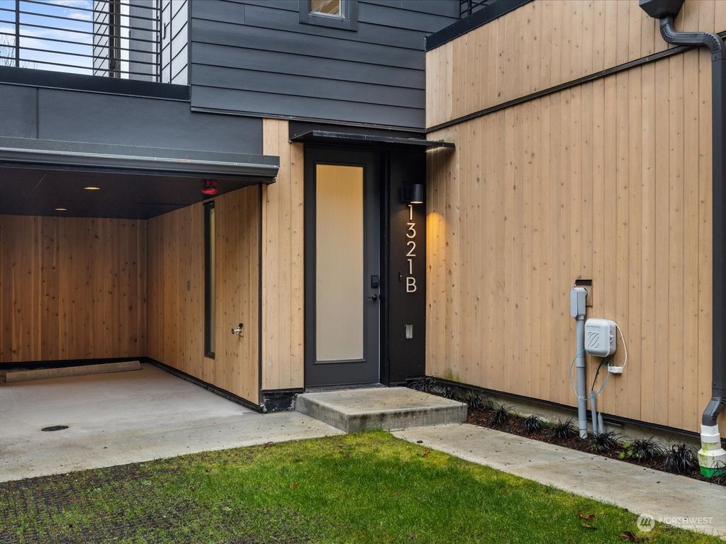 Photo of 1321 N 185th Street #B, Shoreline, WA 98133 (MLS # 2318773)
