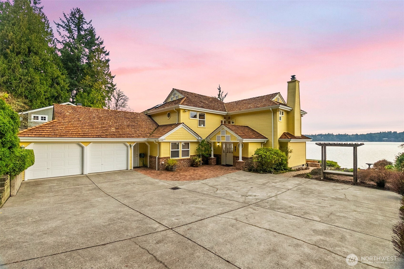 6734 Klein Street NW