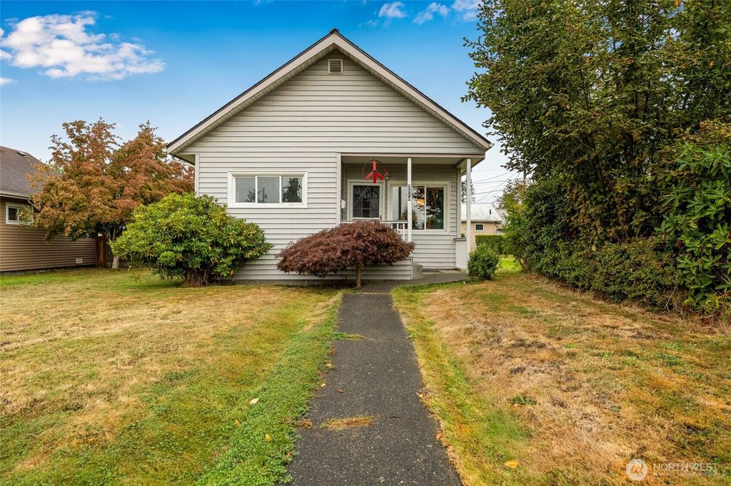 Photo of 2514 State Street, Everett, WA 98201 (MLS # 2436433)