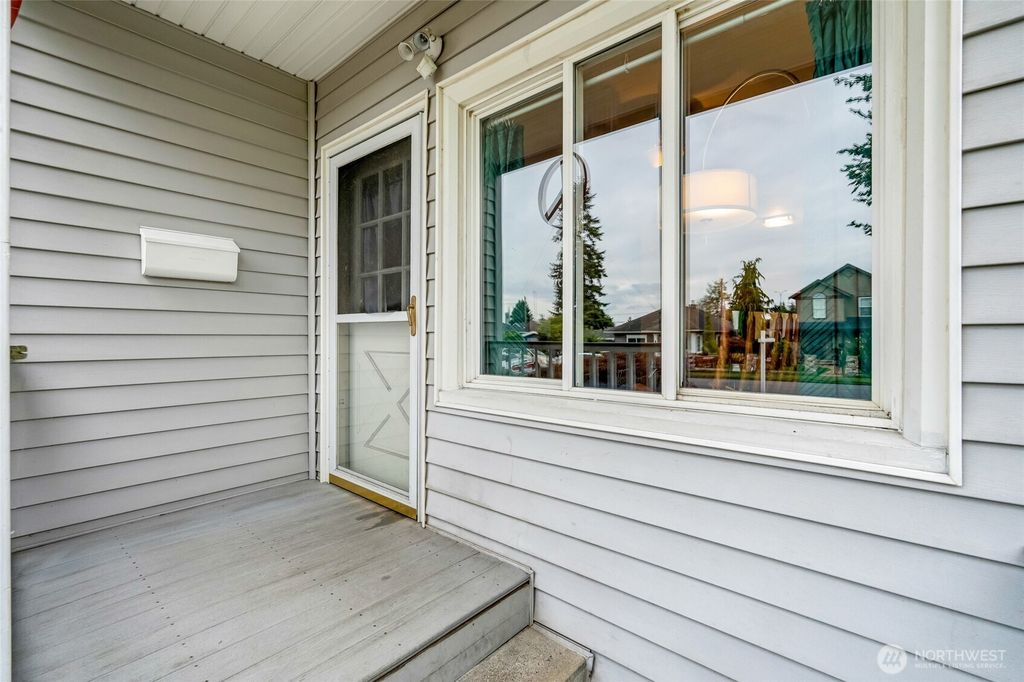 Photo of 2514 State Street, Everett, WA 98201 (MLS # 2436433)