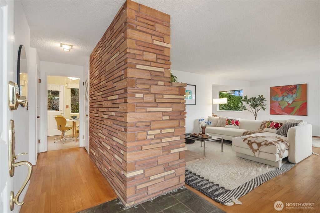 Photo of 2510 W Armour Street, Seattle, WA 98199 (MLS # 2469609)