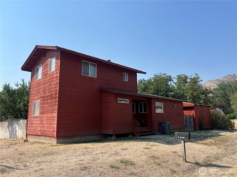 Photo of 124 Main St St, Oroville, WA 98844 (MLS # 2487101)