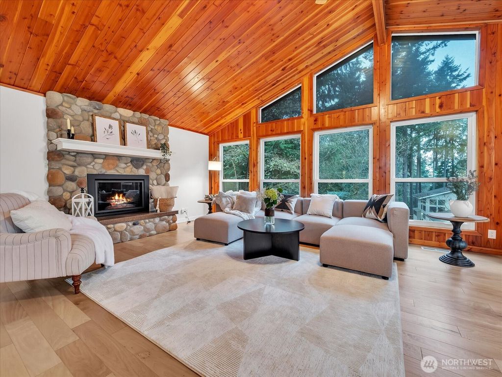 Photo of 20921 28th Avenue SE, Bothell, WA 98021 (MLS # 2342822)