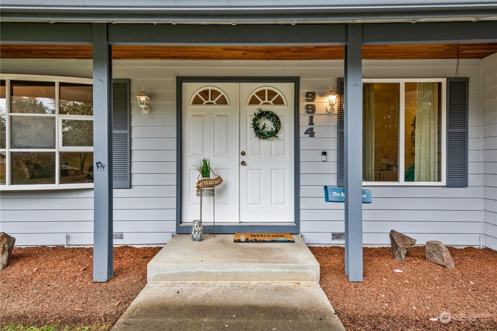 Photo of 9914 170th Place NE, Redmond, WA 98052 (MLS # 2209748)