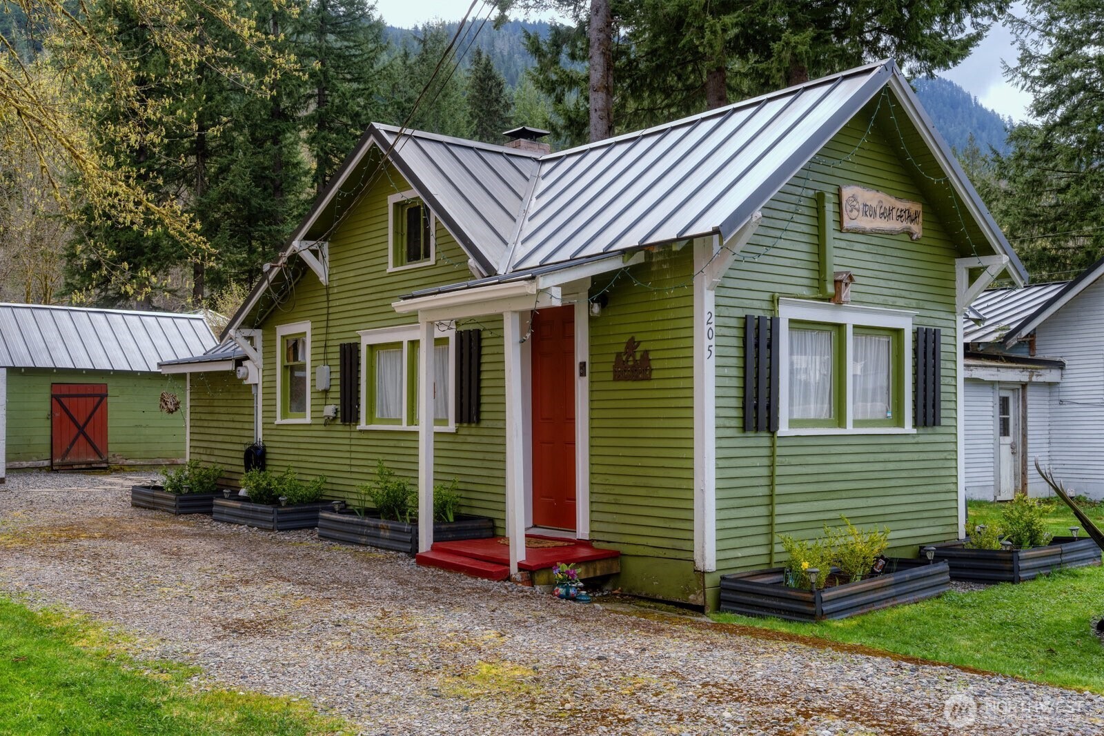 205 Old Cascade Highway E