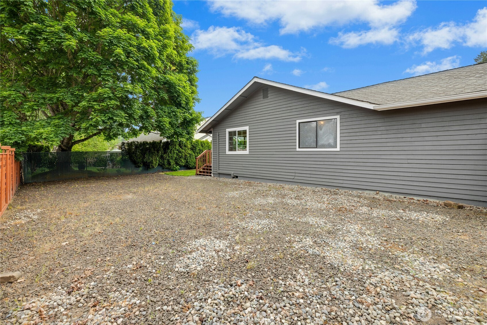 1044 NE Swanson Way