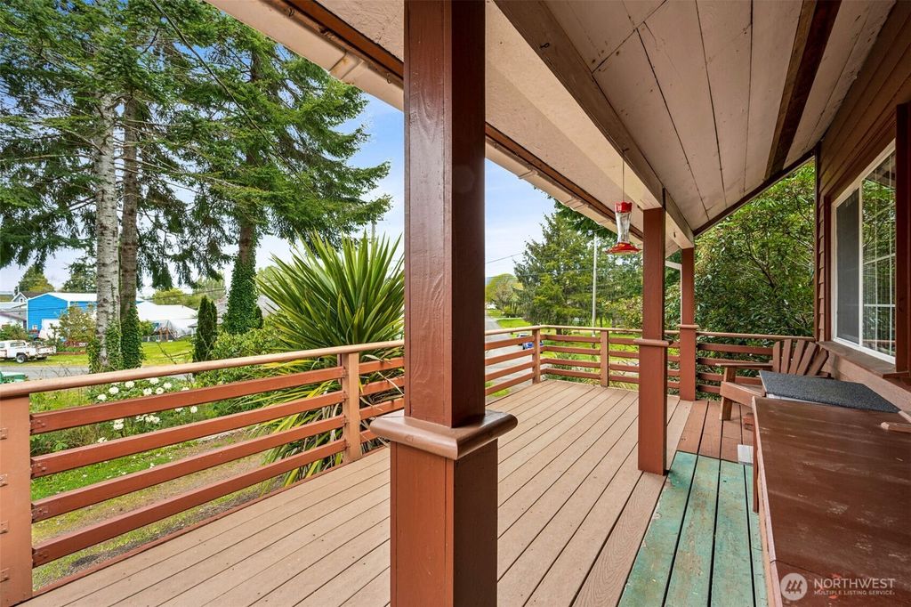 Photo of 636 Water Street, South Bend, WA 98586 (MLS # 2515163)