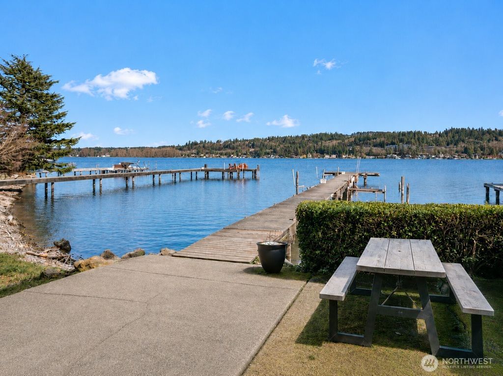 Photo of 5425 96th Avenue SE, Mercer Island, WA 98040 (MLS # 2478216)