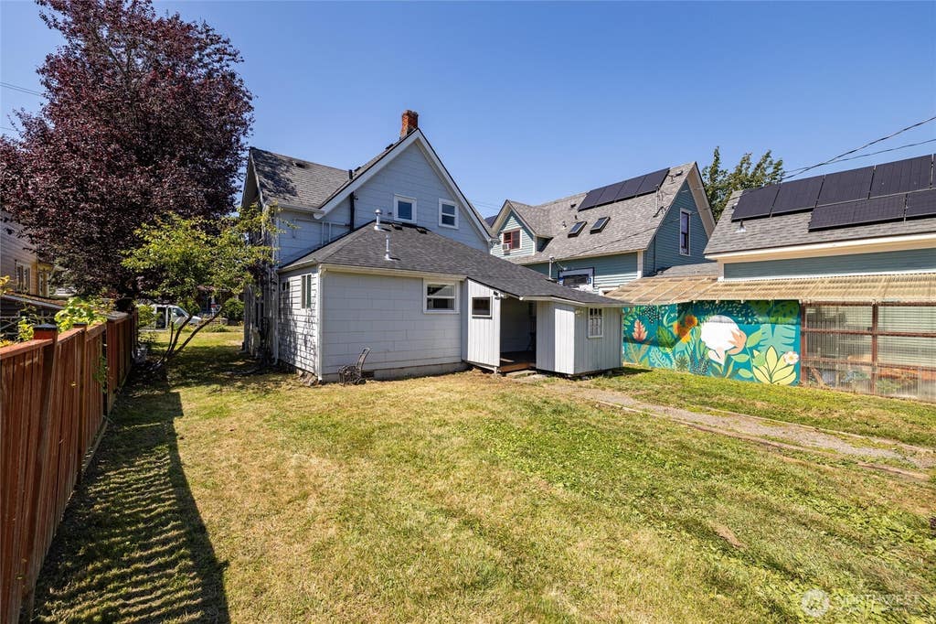 Photo of 1416 Humboldt Street, Bellingham, WA 98225 (MLS # 2555106)