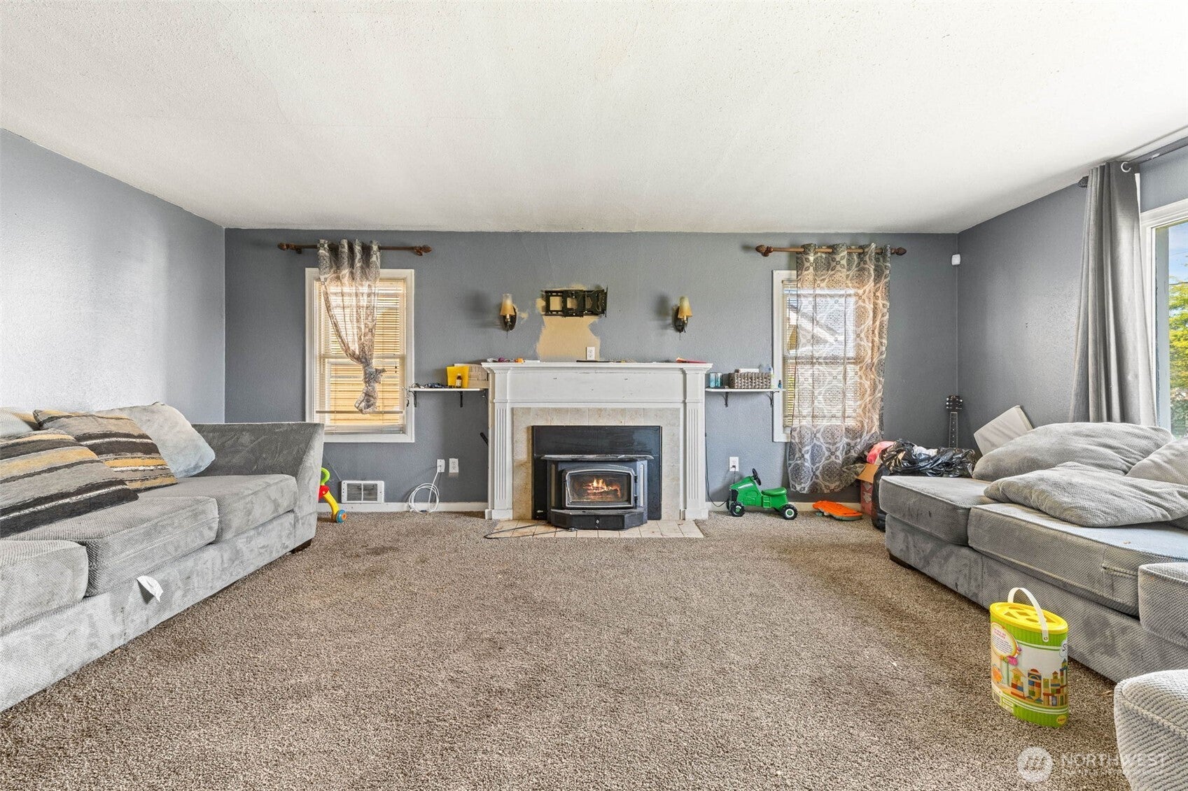 422 W 3rd Street