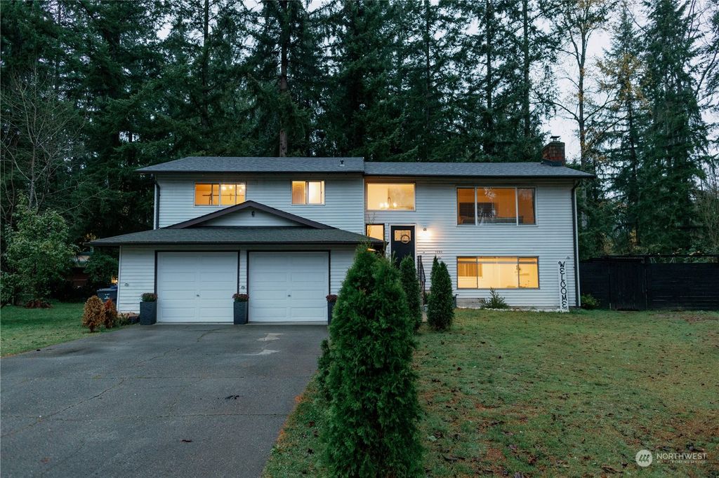 Photo of 12911 52nd Avenue NE, Marysville, WA 98271 (MLS # 2309896)