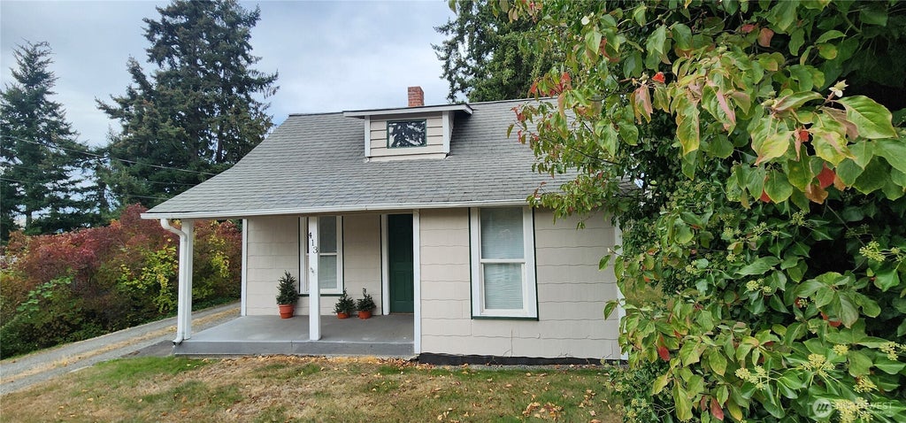 Photo of 413 E Fir Street, Mount Vernon, WA 98273 (MLS # 2590828)