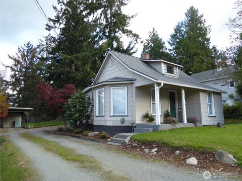 Photo of 413 E Fir Street, Mount Vernon, WA 98273 (MLS # 2590828)