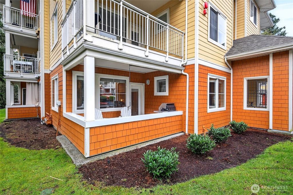 Photo of 503 225th Lane NE #F101, Sammamish, WA 98074 (MLS # 2488519)