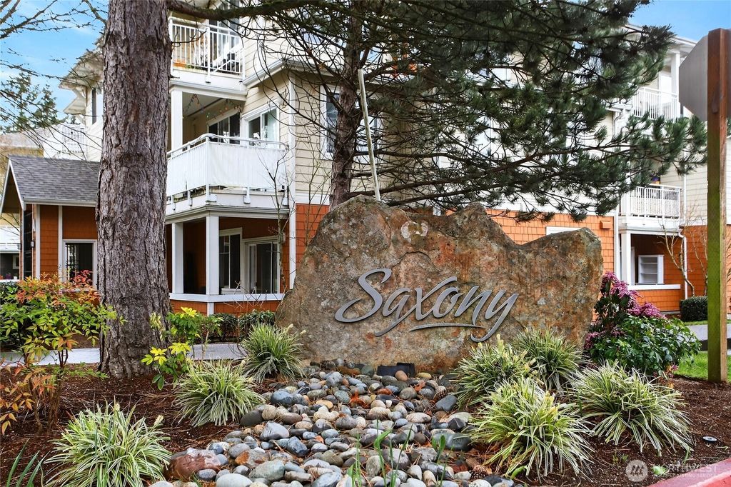 Photo of 503 225th Lane NE #F101, Sammamish, WA 98074 (MLS # 2488519)