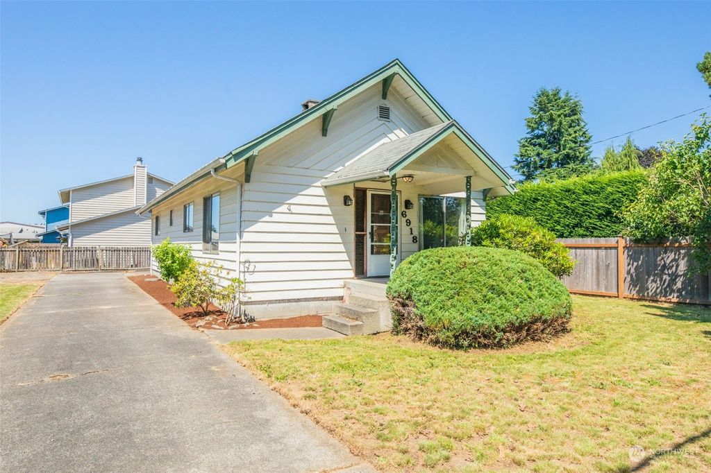 Photo of 6918 51st Avenue NE, Marysville, WA 98270 (MLS # 2260414)