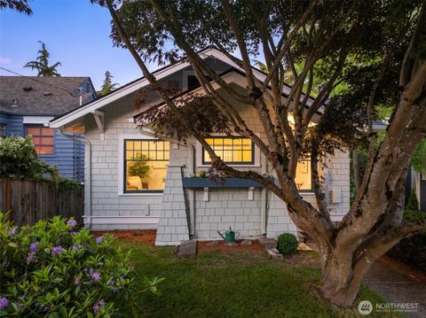 Photo of 5706 35th Ave NE Ave, Seattle, WA 98105 (MLS # 2529461)