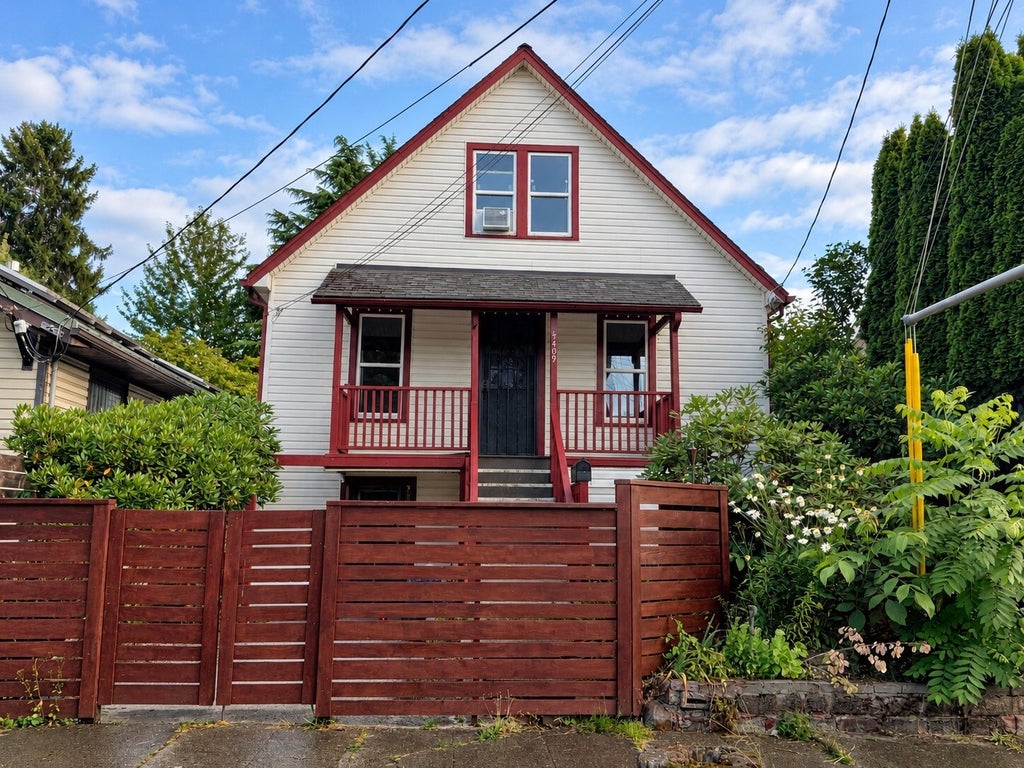 Photo of 4409 S Hudson Street, Seattle, WA 98118 (MLS # 2599239)
