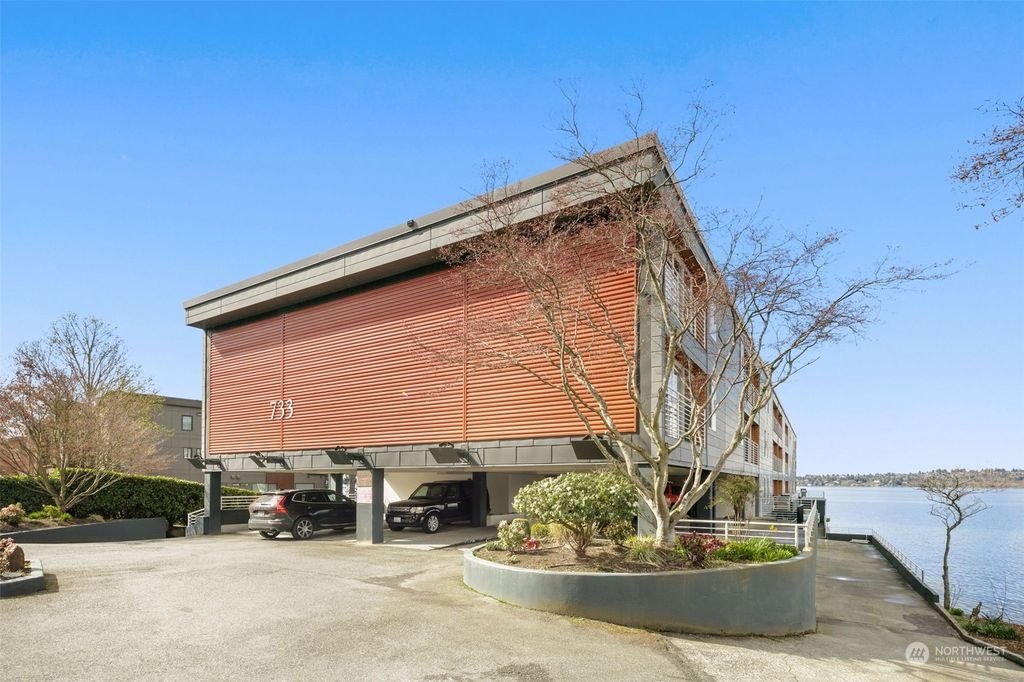 Photo of 733 Lake Street S #301, Kirkland, WA 98033 (MLS # 2213362)