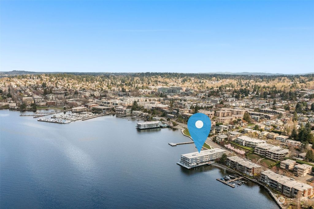 Photo of 733 Lake Street S #301, Kirkland, WA 98033 (MLS # 2213362)