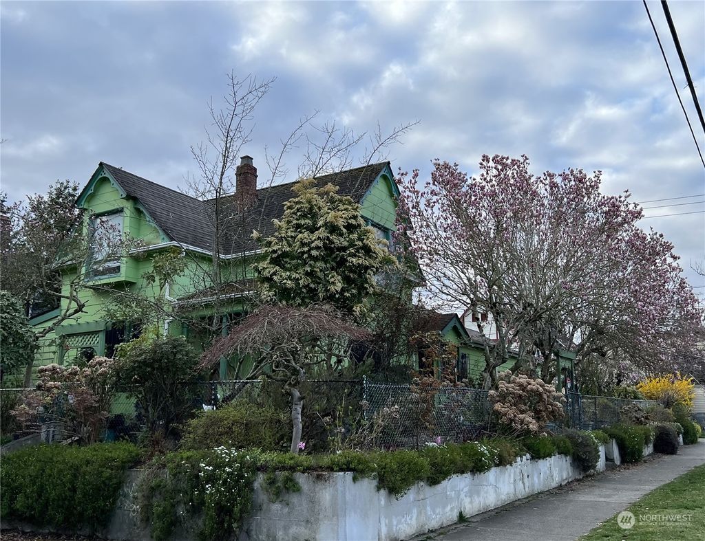 Photo of 103 NE 63rd Street, Seattle, WA 98115 (MLS # 2052079)