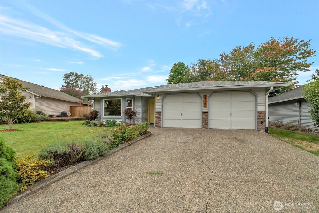 Photo of 27409 125th Court SE, Kent, WA 98030 (MLS # 2431230)