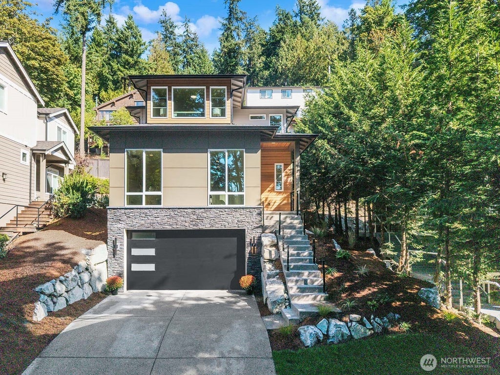Photo of 1072 205th Avenue NE, Sammamish, WA 98074 (MLS # 2582396)