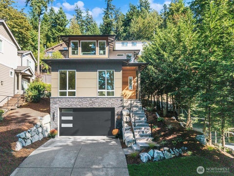 Photo of 1072 205th Avenue NE, Sammamish, WA 98074 (MLS # 2582396)
