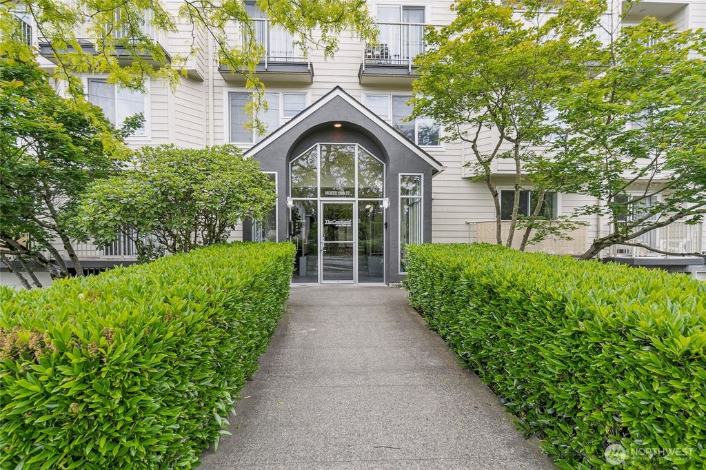 Photo of 903 N 130th Street #113, Seattle, WA 98133 (MLS # 2379504)