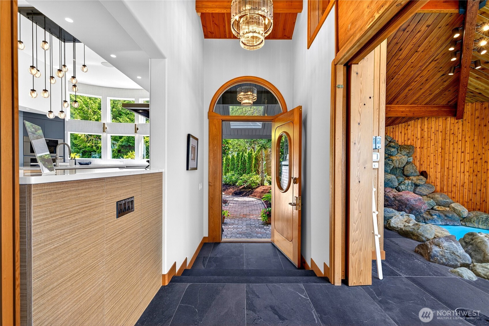 11752 Esther Lane