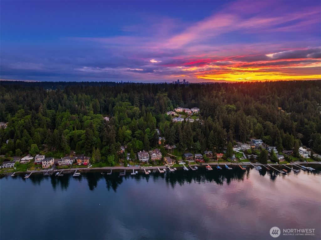 Photo of 1606 W Lake Sammamish Parkway SE, Bellevue, WA 98008 (MLS # 2519017)