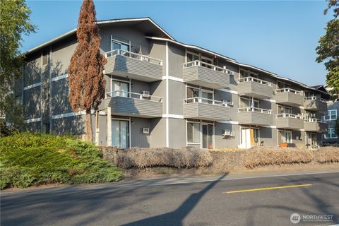 Photo of 3001 E Upriver Drive, Spokane, WA 99207 (MLS # 2447189) Photo of 3001 E Upriver Drive, Spokane, WA 99207 (MLS # 2447189)
