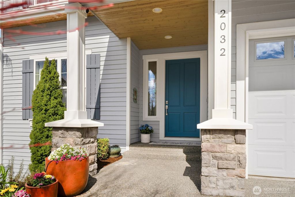 Photo of 2032 NE Katsura Street, Issaquah, WA 98029 (MLS # 2355220)