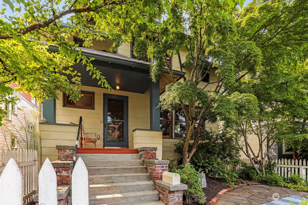 Photo of 1127 32nd Avenue, Seattle, WA 98122 (MLS # 2154350)