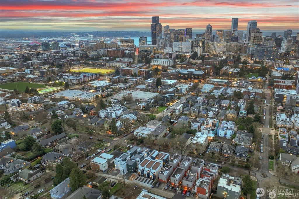 Photo of 910 15th Avenue #B, Seattle, WA 98122 (MLS # 2480916)