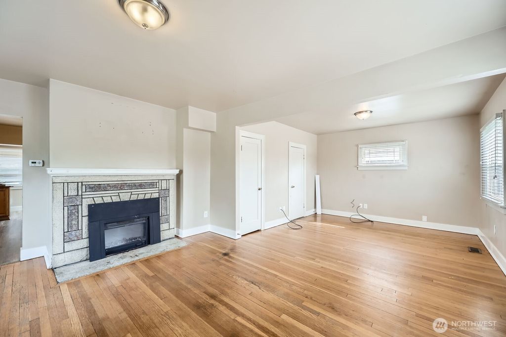 Photo of 2723 Virginia Avenue, Everett, WA 98201 (MLS # 2357198)