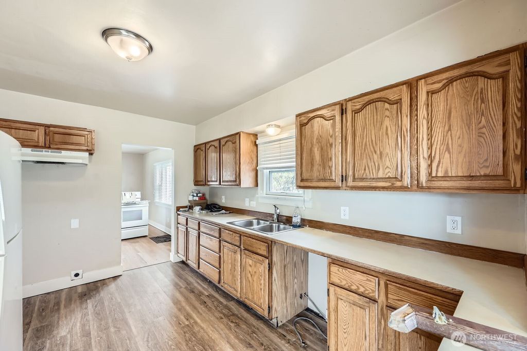 Photo of 2723 Virginia Avenue, Everett, WA 98201 (MLS # 2357198)