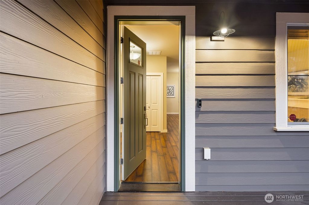 Photo of 365 NE Denny Way, Issaquah, WA 98029 (MLS # 2495041)