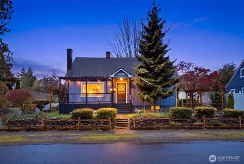 Photo of 1008 S Puget Sound Avenue, Tacoma, WA 98405 (MLS # 2510654)