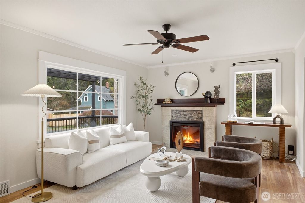 Photo of 1008 S Puget Sound Avenue, Tacoma, WA 98405 (MLS # 2510654)