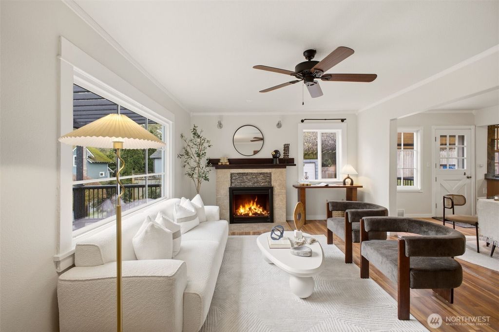 Photo of 1008 S Puget Sound Avenue, Tacoma, WA 98405 (MLS # 2510654)