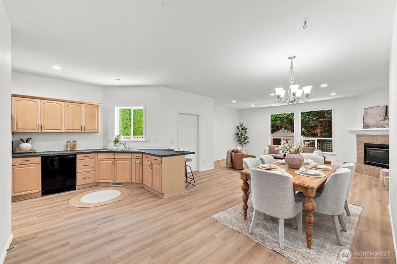 1463 Woodfield Place