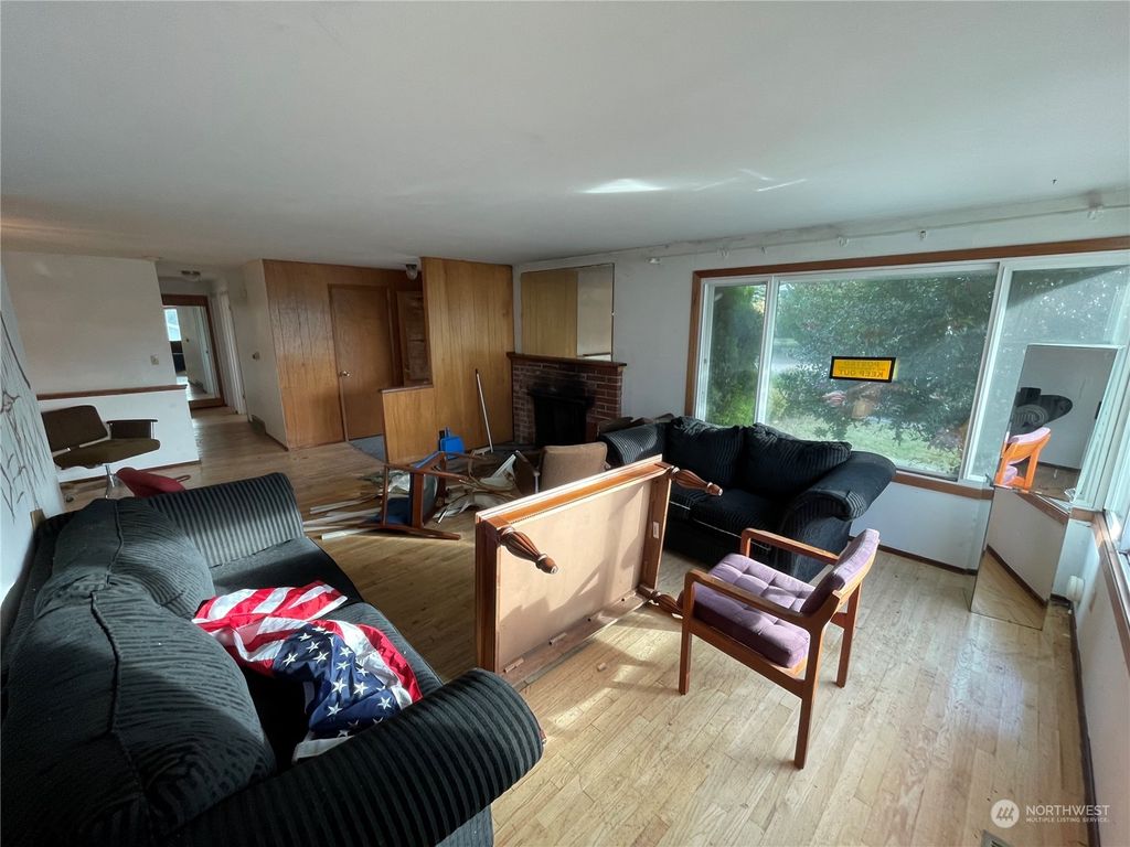 Photo of 19233 33rd Avenue S, SeaTac, WA 98188 (MLS # 2033804)