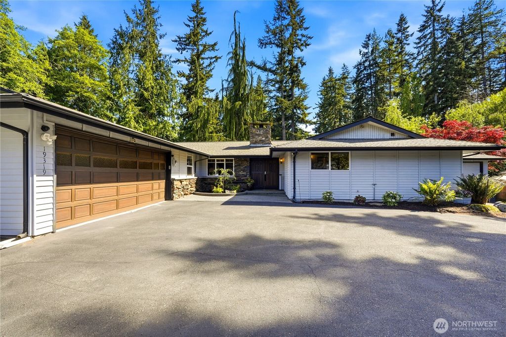 Photo of 19319 76th Avenue W, Lynnwood, WA 98036 (MLS # 2528940)